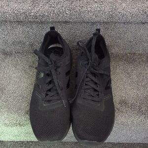 New Balance Black Sneakers Modern Minimalist Design
